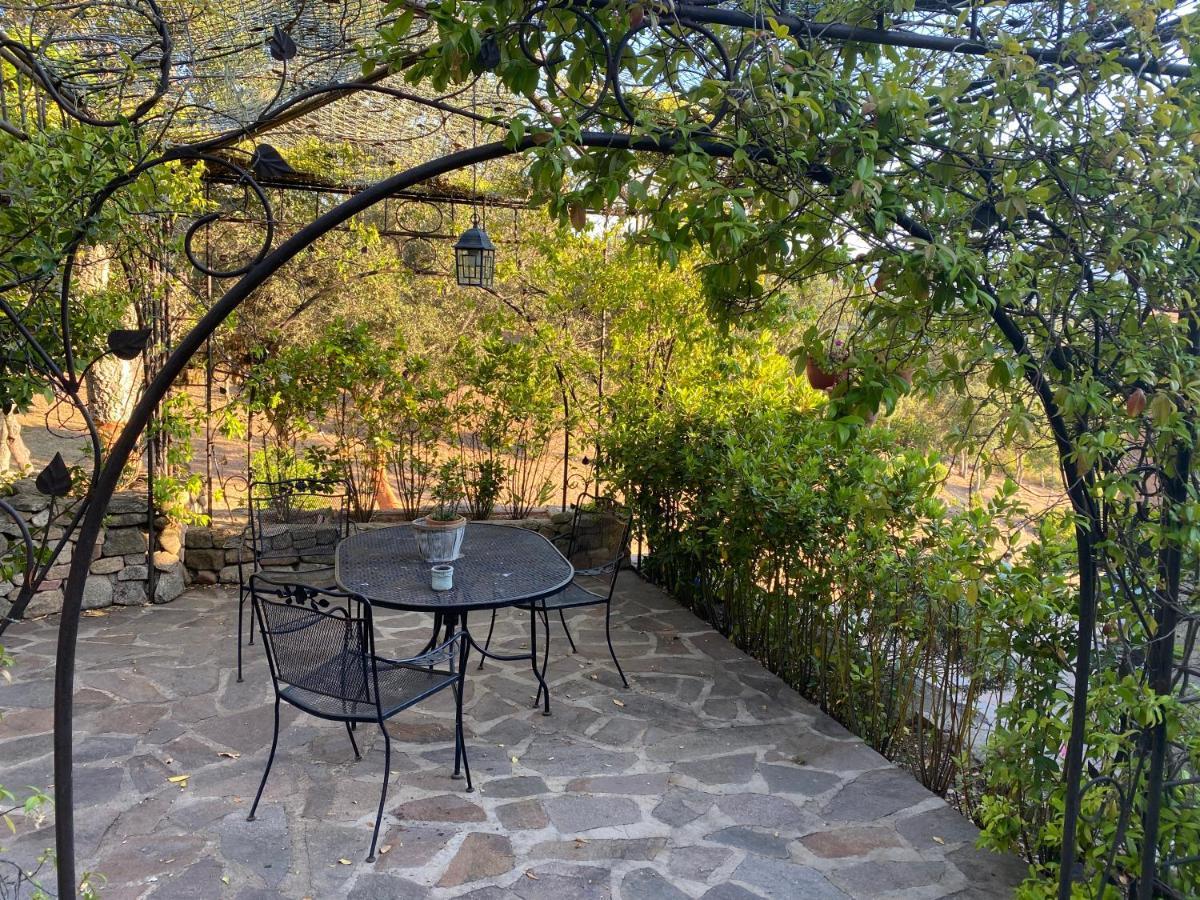 Li Paduleddi Country Guest House Олбия Екстериор снимка